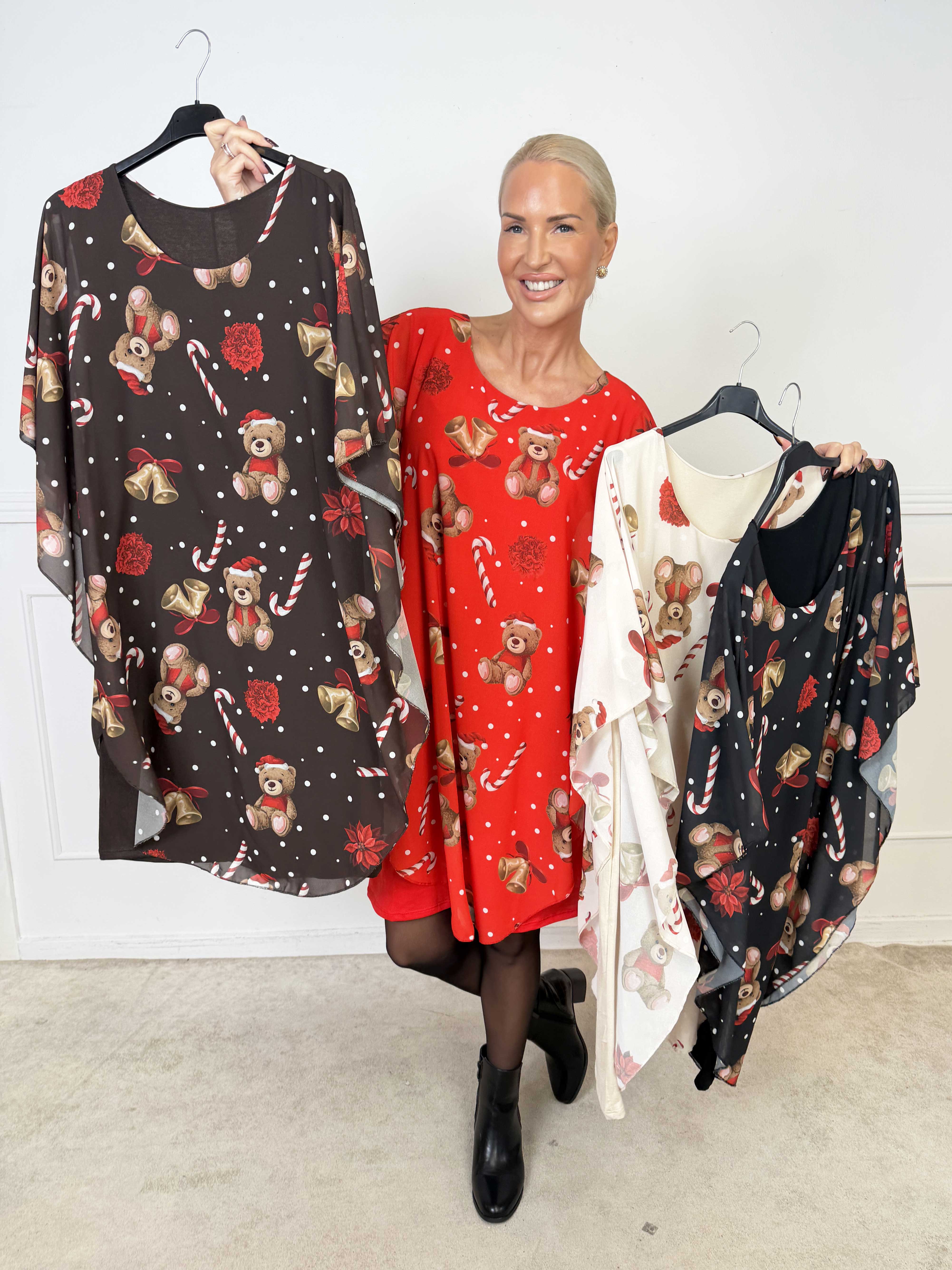 Kenya Kandis - Plus size tunikakjole med fine chiffonlag med charmerende julemotiver